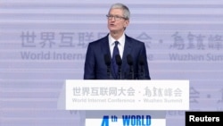 美国苹果公司首席执行官库克(Tim Cook)在中国浙江乌镇举行的第四届世界互联网大会的开幕式上讲话(12月3日)