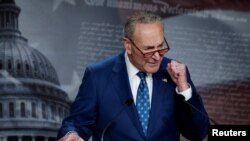 Lãnh đạo khối Đa số ở Thượng viện Chuck Schumer bày tỏ vui mừng khi Đạo luật Giảm Lạm phát được thông qua