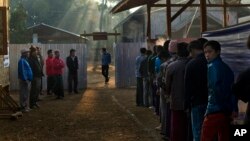 ကချင်လူငယ်များ