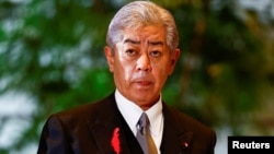 资料照:日本新任外相岩屋毅(Takeshi Iwaya)在东京首相官邸。(2024年10月1日)