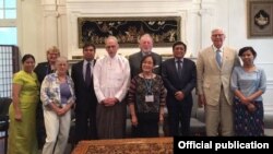 မော်လမြိုင်မြို့နှင့် အင်ဒီယားနားပြည်နယ်၊ ဖို့ဝိန့်မြို့တို့အကြား ချစ်ကြည်ရင်းနှီးမှုမြို့တော်ထူထောင်ထားသည့် Fort Wayne Sister Cities International Inc အဖွဲ့သည် မြန်မာ သံအမတ်ကြီးနှင့်တွေ့ဆုံ (Myanmar Embassy Washington DC)