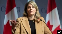 ကနေဒါနိုင်ငံခြားရေးဝန်ကြီး Mélanie Joly။