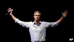 Tư liệu - Dân biểu Beto O'Rourke, Đảng Dân Chủ-Texas, ứng cử viên trong cuộc bầu cử vào Thượng viện Mỹ năm 2018. tại El Paso, Texas, ngày 6/11/2018. (AP Photo/Eric Gay, File)