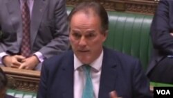 英国外交部负责亚太事务的副部长费尔德 (资料照片)