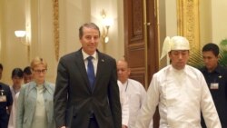 ရခိုင်ပြည်တွင်း လူမှုအသိုက်အဝိုင်းအားလုံး တန်းတူမှုရှိဖို့ ဥရောပသံအမတ်ကြီး တိုက်တွန်း ရခိုင်ပြည်တွင်း လူမှုအသိုက်အဝိုင်းအားလုံး တန်းတူမှုရှိဖို့ ဥရောပသံအမတ်ကြီး တိုက်တွန်း