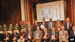 台湾军情局高官姚祖德和前高官,美国在台协会副处长马怡瑞和参加过中美合作所的美国老兵皮维斯等人合影