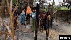 မောင်တောက မီးလောင်ခံထားရတဲ့ဈေးတခု၊ ၂၇ အောက်တိုဘာ၊ ၂၀၁၆။