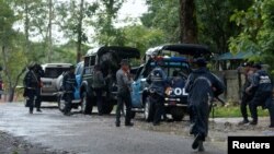 မောင်တောမြို့တွင် လုံခြုံရေးရဲများနေရာယူစဉ်