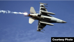 台湾空军F-16战机参加军事演习。(台湾国防部)