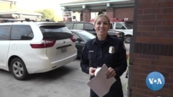 VOA英语视频: 防疫期间为老人买菜的消防员送爱心上门 VOA英语视频: 防疫期间为老人买菜的消防员送爱心上门