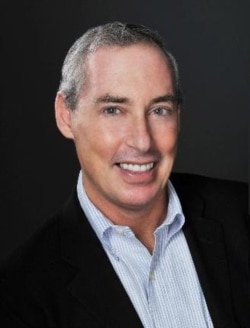 南加州大学安纳伯格传播学院教授丹·施努尔（Dan Schnur）（照片提供：施努尔）