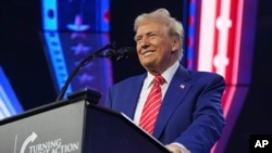 美国当选总统特朗普在凤凰城美国节活动中讲话。(2024年12月22日)