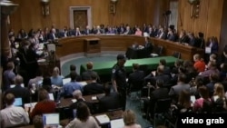 美参院外交关系委员会通过伊核协议议案(VOA视频截图)