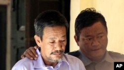 ရှေ့နေကြီး ဦးကိုနီကို သေနတ်နဲ့ ပစ်ခတ် လုပ်ကြံခဲ့သူ ဦးကြည်လင်းကို ရုံးထုတ်။ မတ်လ ၁၇ ရက် ၂၀၁၇။