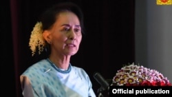 ငြိမ်းချမ်းရေး အမြန်ရအောင် ဝိုင်းကြိုးပမ်းကြဖို့ ဒေါ်စု တိုက်တွန်း (Myanmar State Counsellor Office)