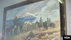 乌兰巴托蒙古军事博物馆中,介绍诺门罕战役战场画面和日军战俘的油画。