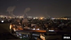 以色列当地时间星期五(2025年6月13日)凌晨对伊朗发动大规模空袭,伊朗首都德黑兰附近能听到爆炸声。