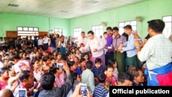 ရေဘေးသင့်ပြည်သူများကို ပြည်ထောင်စုဝန်ကြီး ဒေါက်တာဝင်းမြတ်အေးက သွားရောက်တွေ့ဆုံ (Prof Win Myat Aye