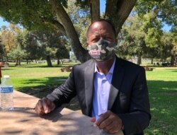 知名非洲裔民权律师里奥·特雷尔接受美国之音采访。(雨舟拍摄）