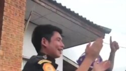 Người Thái ăn mừng cuộc giải cứu đội bóng nhí thành công Người Thái ăn mừng cuộc giải cứu đội bóng nhí thành công