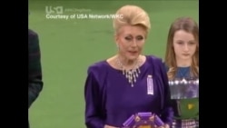 硬毛猎狐梗赢得138届威斯敏斯特犬展 硬毛猎狐梗赢得138届威斯敏斯特犬展