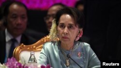 နိုင်ငံတော်အတိုင်ပင်ခံပုဂ္ဂိုလ် ဒေါ်အောင်ဆန်းစုကြည်