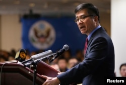 2014年2月26日,美国驻华大使骆家辉在北京的美国中心发表告别讲话。