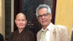 Hòa thượng Thích Quảng Độ và Dân biểu Alan Lowenthal