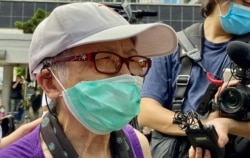 何姨批评法官严刑峻法,判处多名年老的被告入狱14至18个月。 (美国之音/汤惠芸)