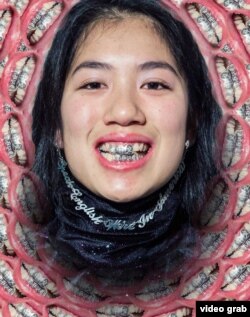 21岁华裔女生设计另类“眯缝眼”等首饰,对抗亚裔偏见