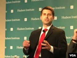 2049项目研究所研究员易思安(美国之音钟辰芳拍摄)