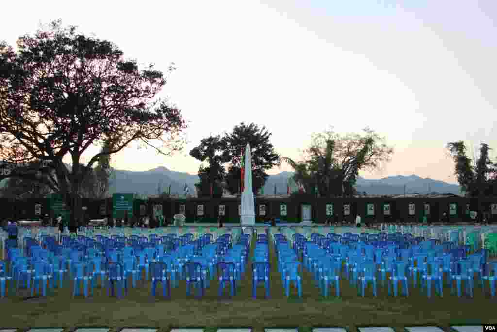 ပြည်ထောင်စုနေ့အခမ်းအနားပြင်ဆင်နေတဲ့ သတင်းဓါတ်ပုံများ 