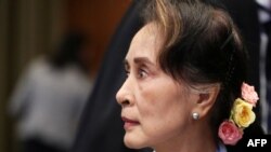 နိုင်ငံတော် အတိုင်ပင်ခံ ဒေါ်အောင်ဆန်းစုကြည်