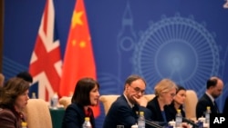 英国财政大臣蕾切尔·里夫斯(Rachel Reeves)1月11日在北京参加英中经济与财经对话会议。图为里夫斯在会上讲话。