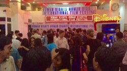 VOA အပါအဝင် ဆု ၉ ခု ချီးမြှင့်မည့် လူ့အခွင့်အရေးရုပ်ရှင်ပွဲတော် ရန်ကုန်မှာစတင် VOA အပါအဝင် ဆု ၉ ခု ချီးမြှင့်မည့် လူ့အခွင့်အရေးရုပ်ရှင်ပွဲတော် ရန်ကုန်မှာစတင်