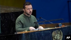 乌克兰总统泽连斯基 (Volodymyr Zelenskyy) 在纽约的联合国大会未来高峰会上发表演说。(美联社:2024年9月24日)