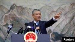 资料照:中国驻英大使刘晓明在伦敦的一个记者会上。(2019年8月15日)