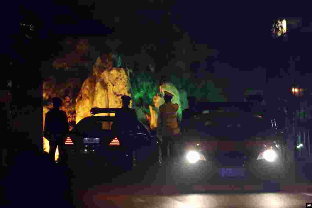 2018年3月26日夜晚,一支车队在严密戒备下进入钓鱼台国宾馆,可能是金正恩的车队。过去朝鲜高层领导人访华时曾入住这里。