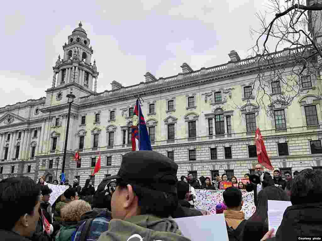 ယူကေနိုင်ငံ လန်ဒန်မြို့တော်မှာ ဒီနေ့ကျင်းပတဲ့ စစ်တပ်အာဏာသိမ်း ၄ နှစ်ပြည့် ဆန့်ကျင်ဆန္ဒပြပွဲ မြင်ကွင်း။ ဖေဖေါ်ဝါရီ ၁၊ ၂၀၂၅ (Photo credit: NUG office, UK)