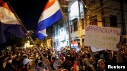 巴拉圭民众2021年3月9日抗议政府应对新冠疫情不力(路透社)