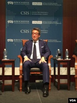 前美国国安会亚洲事务主任车维德星期三在战略与国际研究中心的研讨会上(美国之音莉雅拍摄)