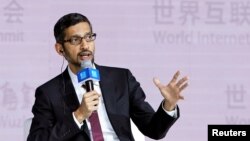 谷歌CEO桑德尔·皮查伊在中国乌镇出席第四届世界互联网大会时讲话。(2017年12月3日)