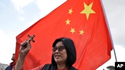 资料照片:中国信徒在梵蒂冈圣彼得广场参加教宗方济各的每周例会(2019年5月22日)