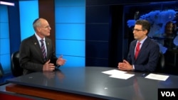 以色列驻美国大使莱特在美国之音演播室接受专访。(2025年7月24日)