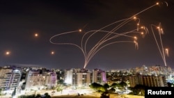 Перехолення ракет із Гази системою Iron Dome, Ашкелон, 9 жовтня 2023. REUTERS/Amir Cohen