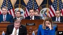 美国国会众议院美国与中国共产党战略竞争特设委员会2023年2月28日召开首场听证会。图中为委员会主席麦克·加拉格尔(Rep. Mike Gallagher, R-WI)。