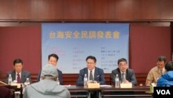 台湾国际战略协会周六(10月24日)发布民调显示,若中国出兵攻打台湾,有高达77.6%的台湾人愿意为台湾而战。(美国之音黄丽玲摄)