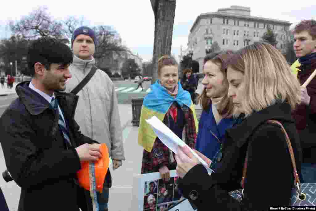 Мітинг діаспори перед слуханнями у Сенаті по Україні