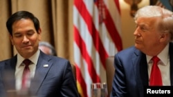 资料照片:美国国务卿卢比奥参加总统特朗普于2025年2月26日在华盛顿主持的首次内阁会议。