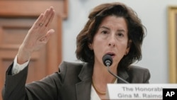 资料照:2024 年 5 月 8 日,美国商务部长吉娜·雷蒙多在众议院拨款委员会商务、司法、科学和相关机构小组委员会就商务部 2025 财年预算请求举行的听证会上作证。